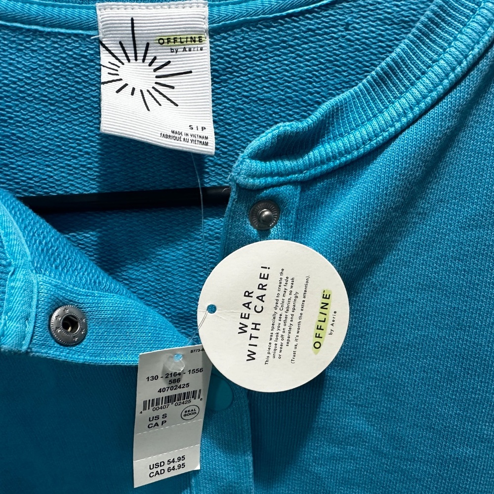 NWT Offline by Aerie Teal Cropped "Got Water" Sweatshirt w/thumbholes - Picture 3 of 4
